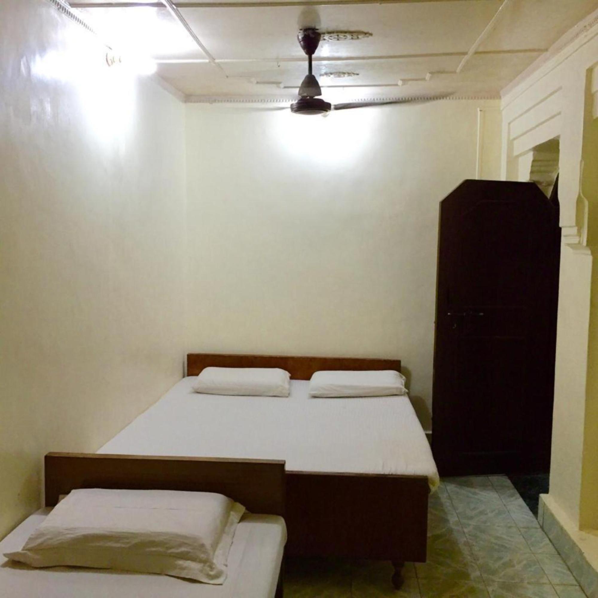 Grg Shanti Guest House Varanasi Near Manikarnika Ghat Eksteriør billede