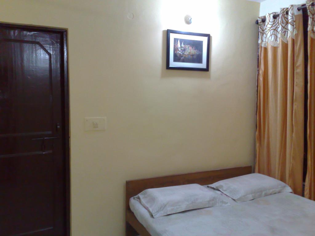 Grg Shanti Guest House Varanasi Near Manikarnika Ghat Værelse billede